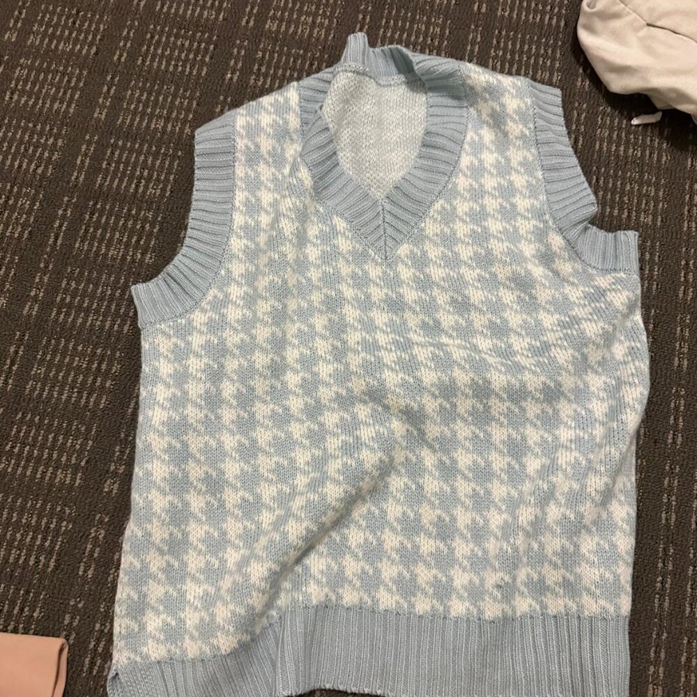 Sweater vest